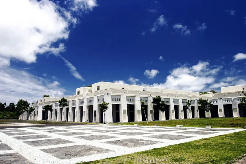 Concrete Cathedrals: The Artists Sneaking Into Dead Malls to Build Something Beautiful